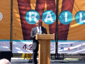 2013-04-26_w-line-opening09
