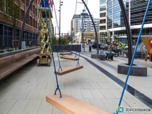 2015-11-06_tail-tracks-plaza-3